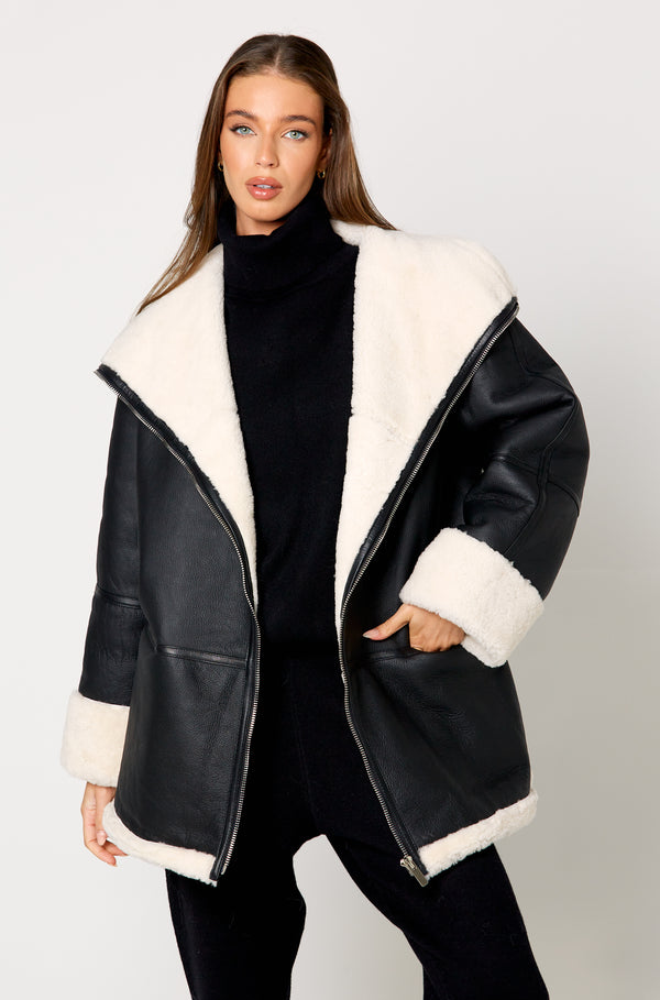 The Frankie Shop Fallon Short Faux Fur Coat - Black