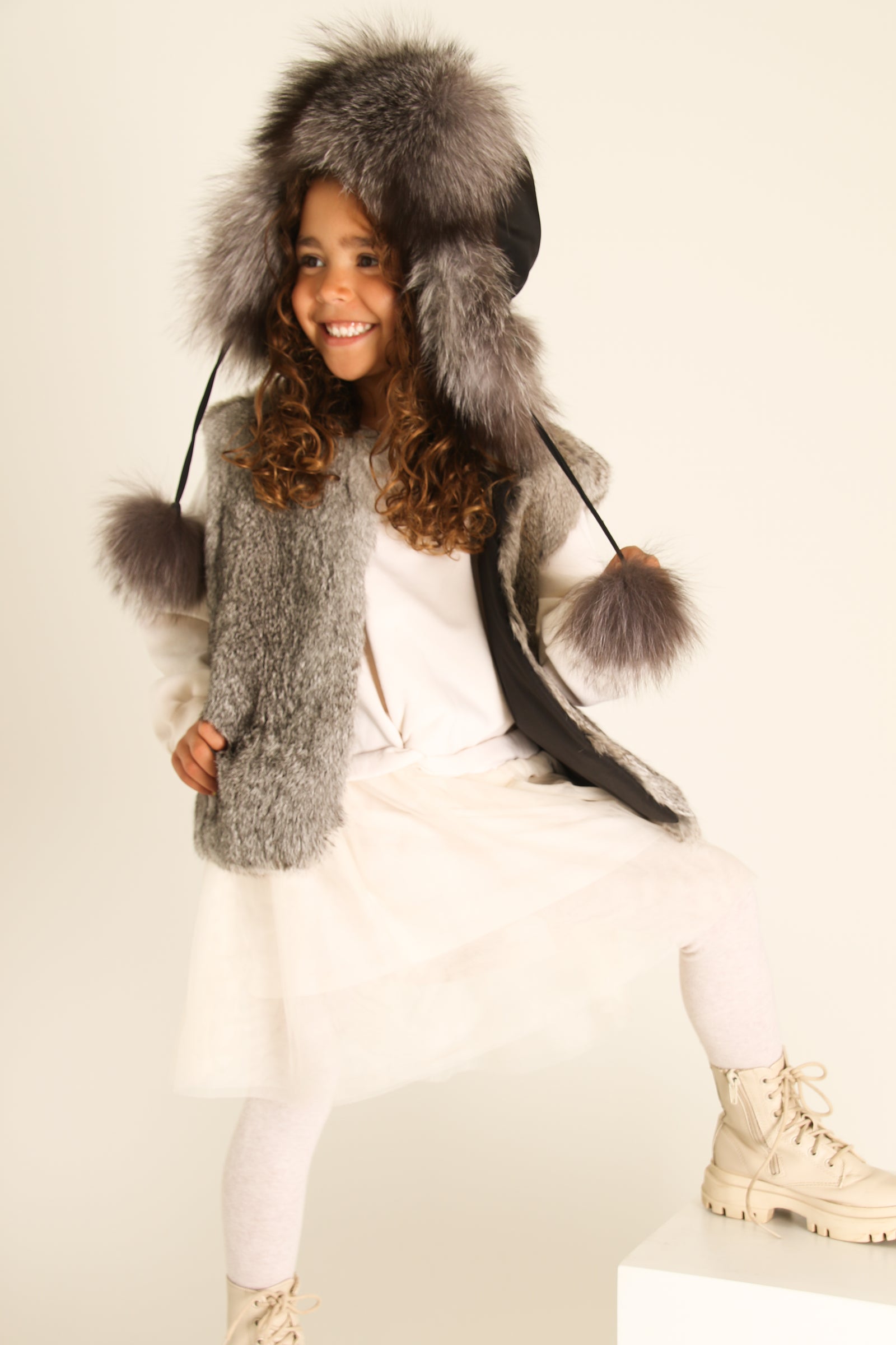 Grey Fur Gilet – TwentyFall