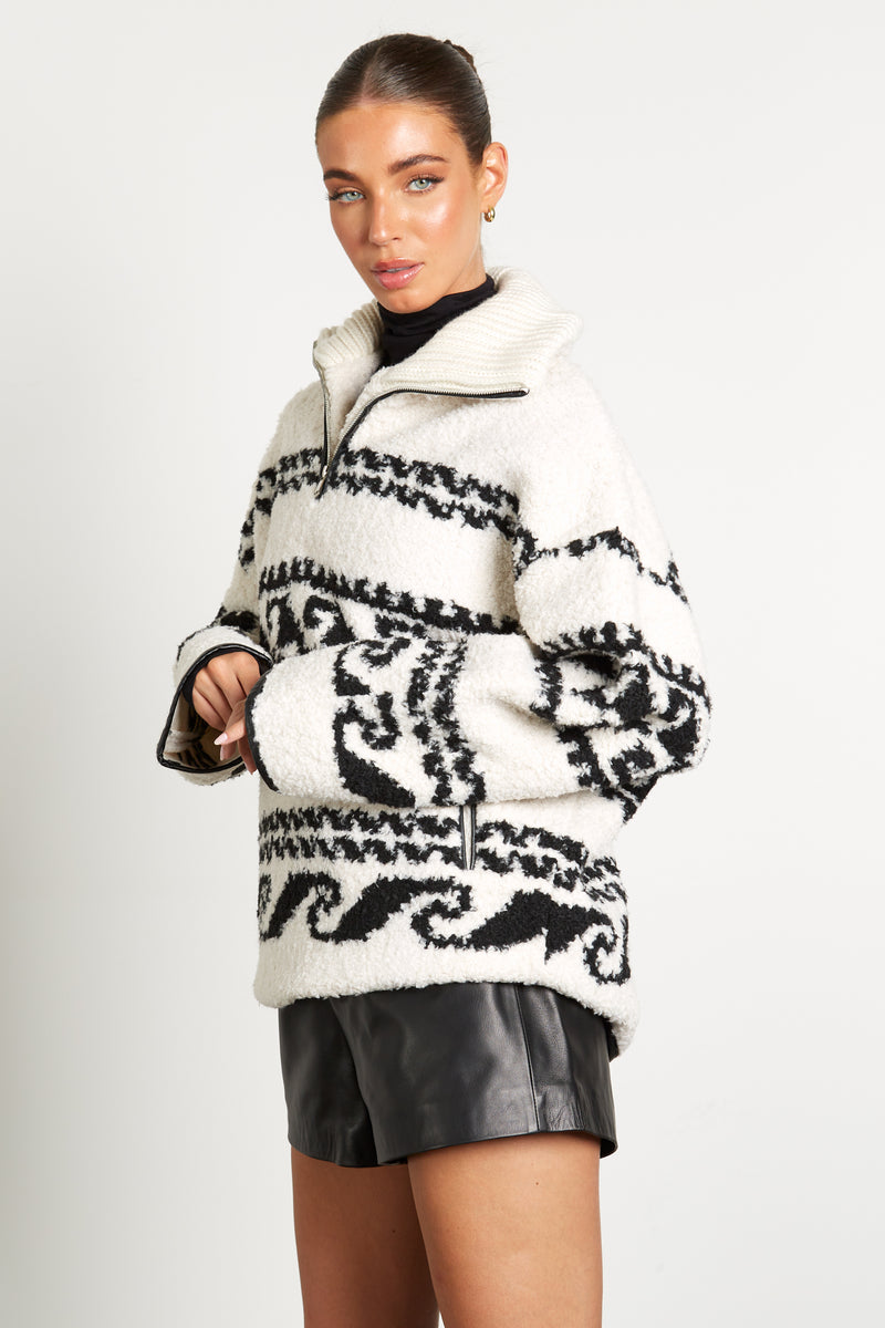 Petra Pull Over